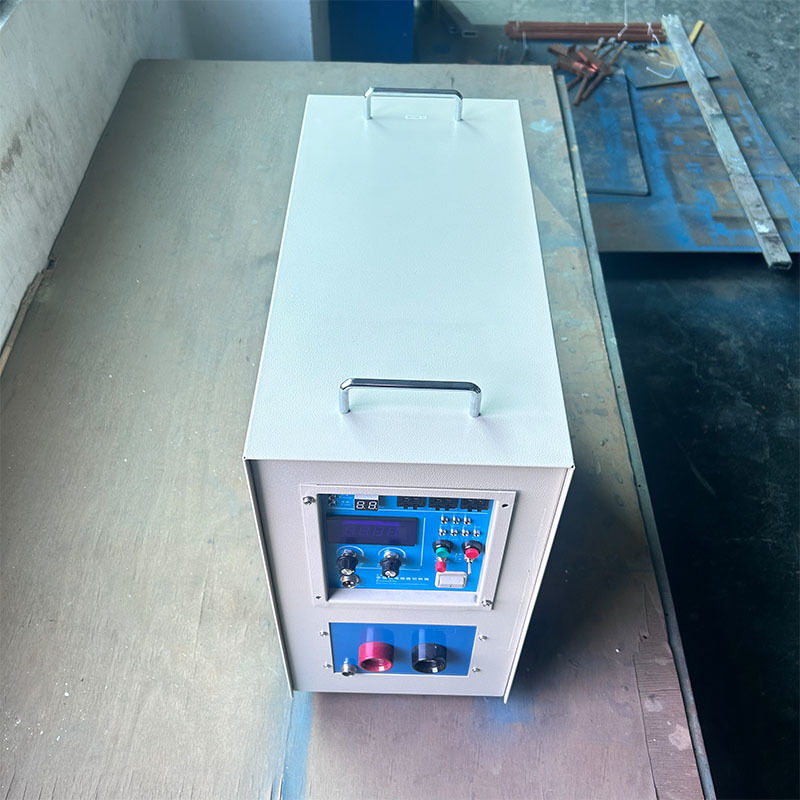 মাল্টিফাংশনাল ইন্ডাস্ট্রিয়াল 15KW ইন্ডাকশন হিটিং মেশিন নতুন ফ্রিকোয়েন্সি কনভার্সন ইলেক্ট্রোম্যাগনেটিক গিয়ারবক্স পিএলসি ওয়েল্ডিং মেশিন